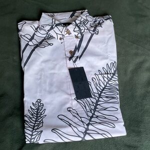 Sig Zane White and Black Casual Button Down Aloha Shirt